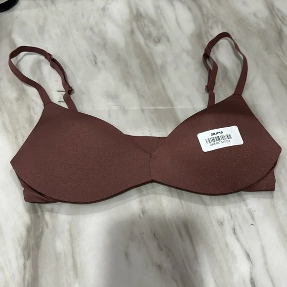 Skims Body Wireless Push Up Bra 32 B NWOT - Picture 1 of 4